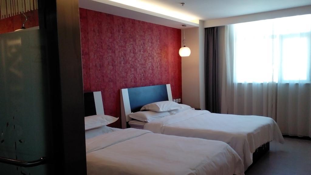 Fairyland Hotel Dongfeng Plaza คุนหมิง ภายนอก รูปภาพ